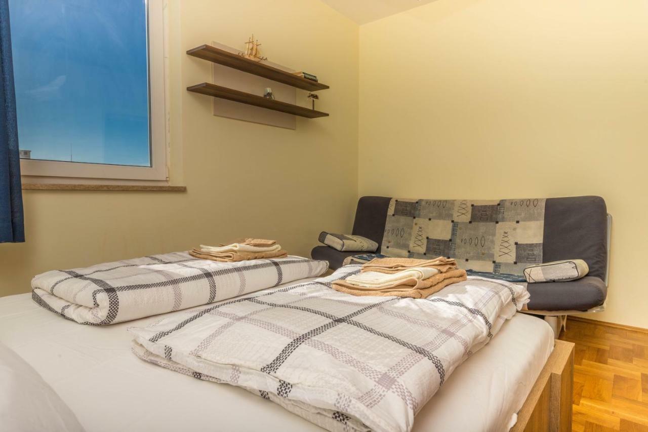 Apartmani Adria Lila Crikvenica Dramalj Exterior photo