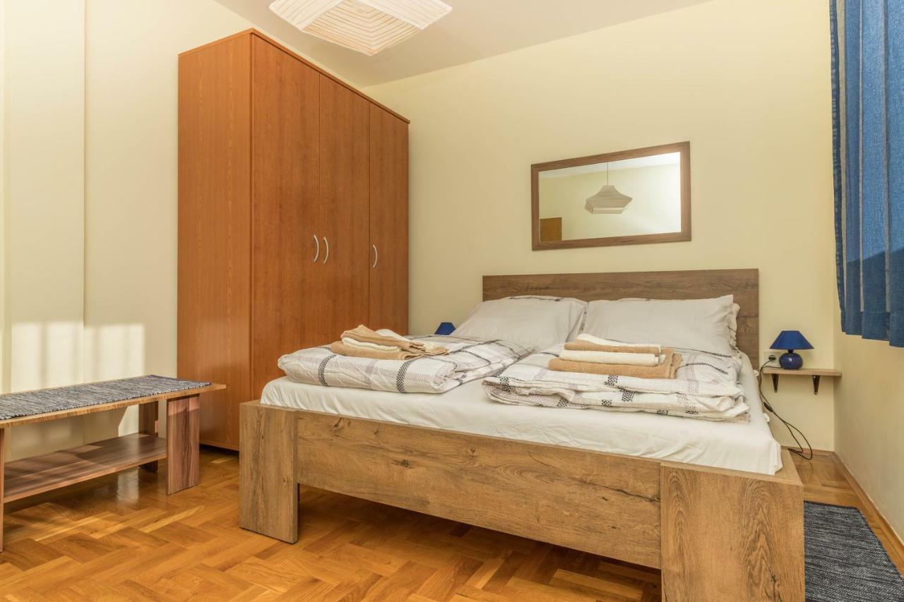 Apartmani Adria Lila Crikvenica Dramalj Exterior photo