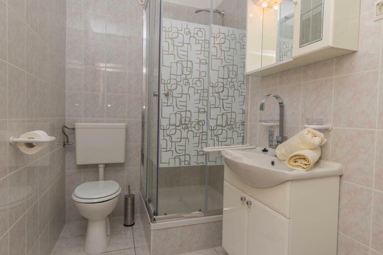 Apartmani Adria Lila Crikvenica Dramalj Exterior photo
